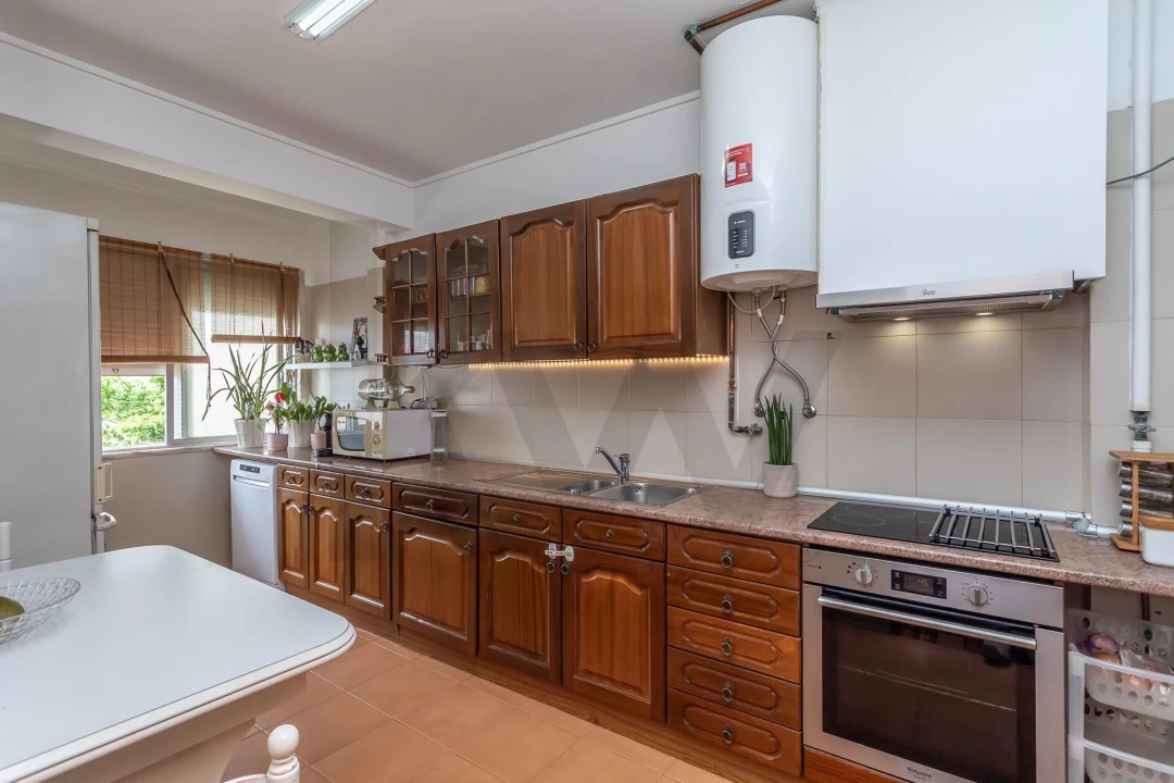 Apartamento T2 para Venda em Carcavelos e Parede Foto 8