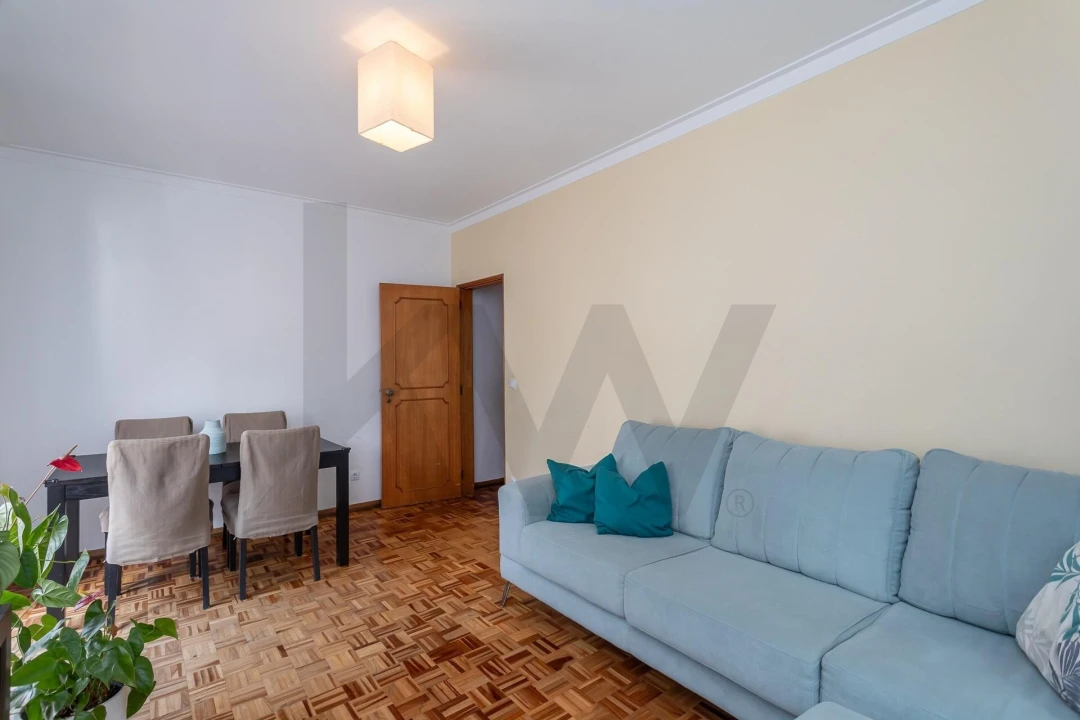 Apartamento T2 para Venda em Carcavelos e Parede Foto 6