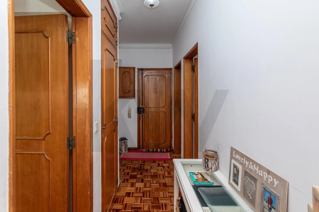 Apartamento T2 para Venda em Carcavelos e Parede Foto 2