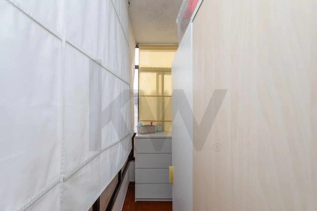 Apartamento T2 para Venda em Carcavelos e Parede Foto 17