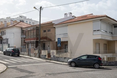 Apartamento T2 para Venda em Carcavelos e Parede