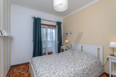 Apartamento T2 para Venda em Carcavelos e Parede