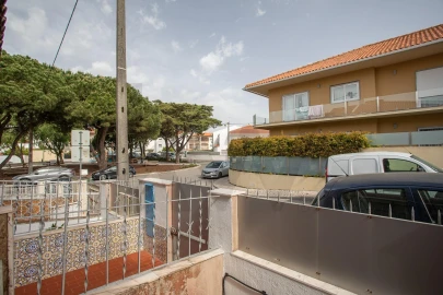 Apartamento T2 para Venda em Carcavelos e Parede