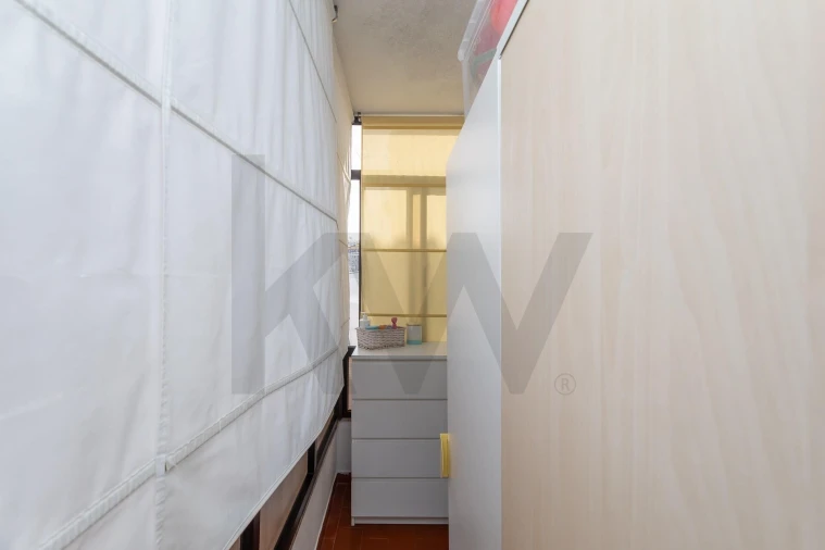 Apartamento T2 para Venda em Carcavelos e Parede Foto 17