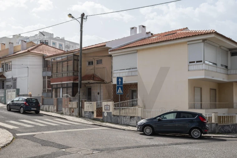 Apartamento T2 para Venda em Carcavelos e Parede Foto 32