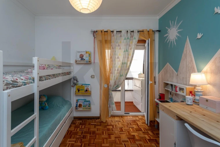 Apartamento T2 para Venda em Carcavelos e Parede Foto 21