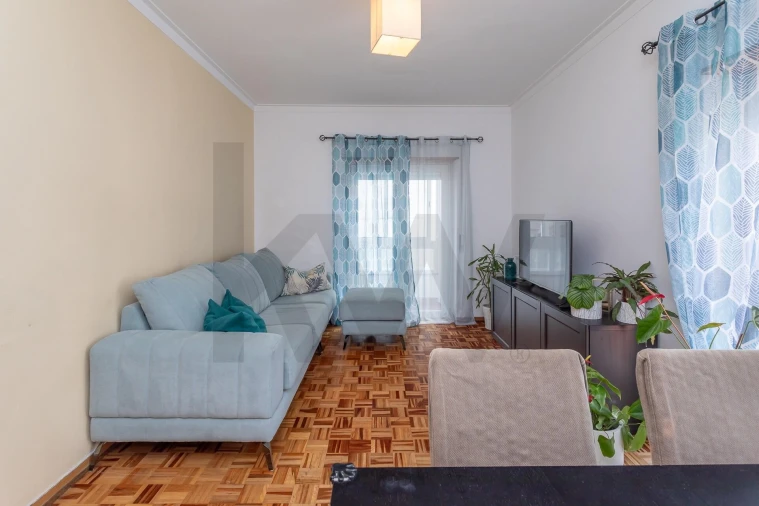 Apartamento T2 para Venda em Carcavelos e Parede Foto 4