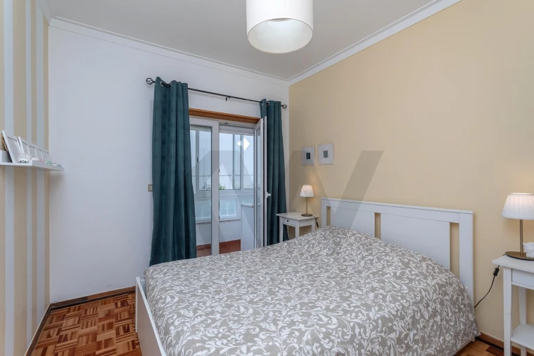 Apartamento T2 para Venda em Carcavelos e Parede Foto 16