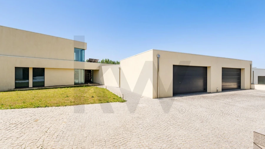 Moradia T4 para Venda em Vilela