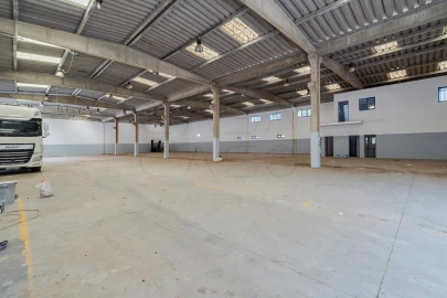 Armazém para Venda em Sado