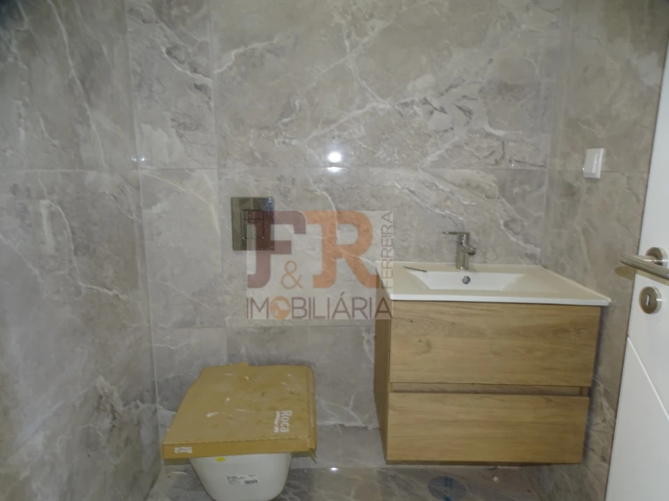 Moradia T3 para Venda em Fernao Ferro Foto 9