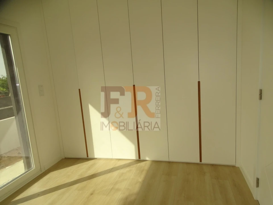 Moradia T3 para Venda em Fernao Ferro Foto 17