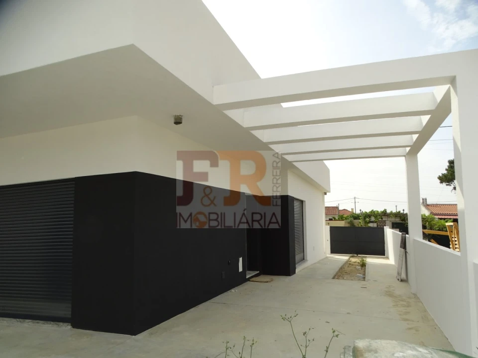 Moradia T3 para Venda em Fernao Ferro Foto 3