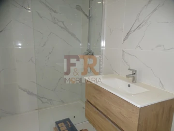 Moradia T3 para Venda em Fernao Ferro