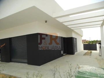 Moradia T3 para Venda em Fernao Ferro