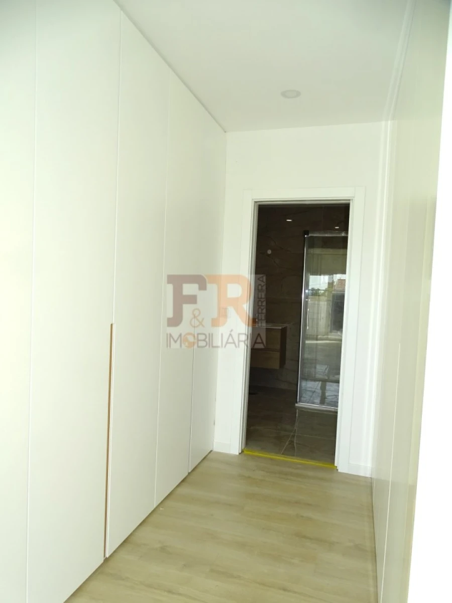 Moradia T3 para Venda em Fernao Ferro Foto 13