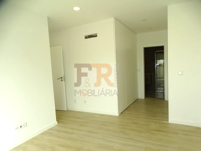 Moradia T3 para Venda em Fernao Ferro Foto 16