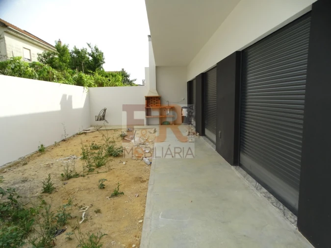 Moradia T3 para Venda em Fernao Ferro Foto 2