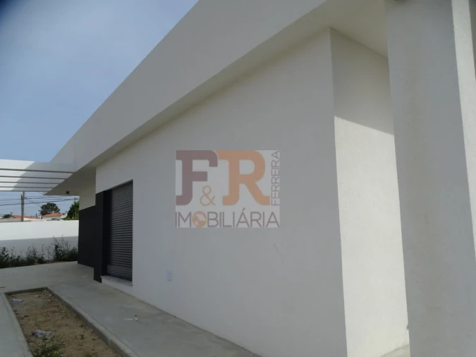 Moradia T3 para Venda em Fernao Ferro Foto 24