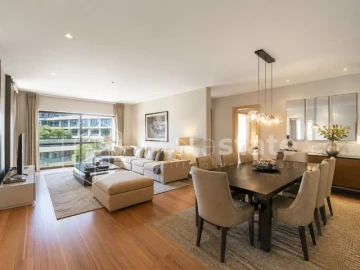 Apartamento T4 para Venda em Parque das Nações