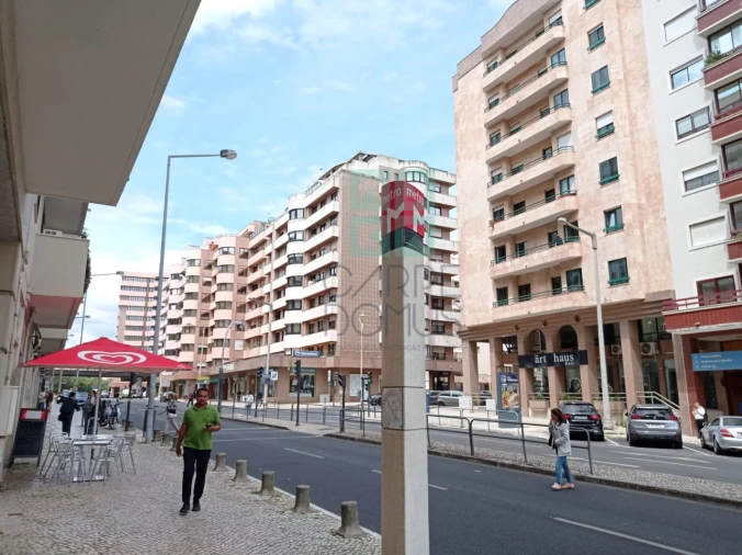 Apartamento T3 para Venda em São Domingos de Benfica Foto 3