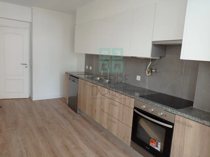 Apartamento T3 para Venda em São Domingos de Benfica Foto 5