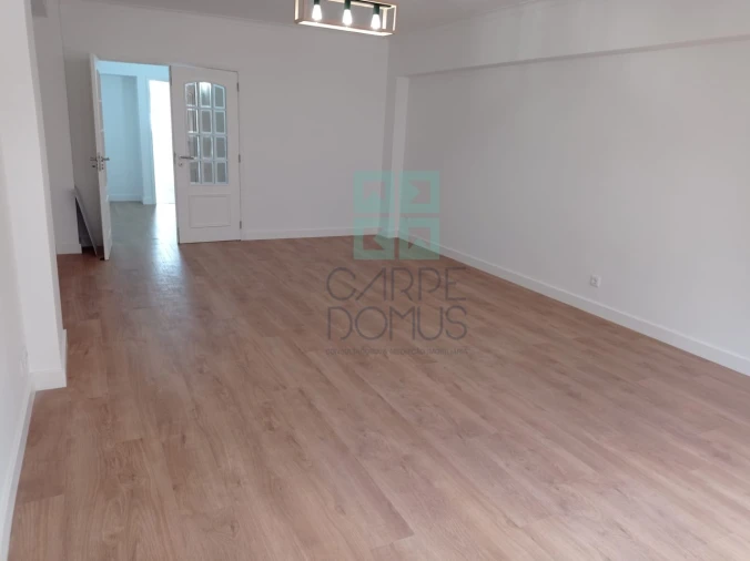 Apartamento T3 para Venda em São Domingos de Benfica Foto 10