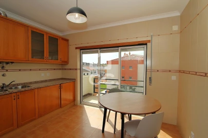 Apartamento T1 para Venda em São Silvestre
