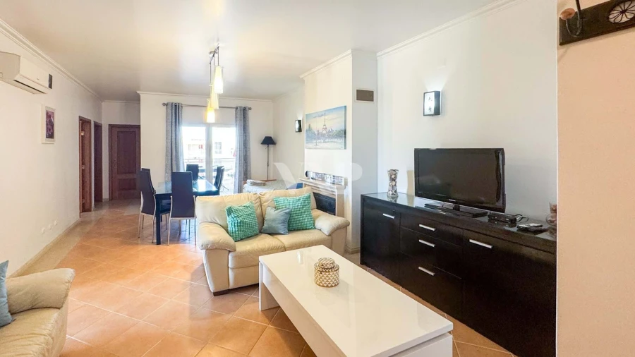 Apartamento T2 para Venda em Quarteira Foto 7