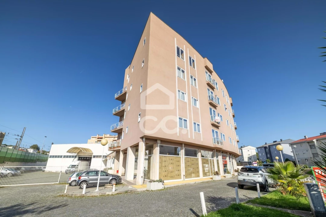 Apartamento T2 para Venda em Vila Nova de Famalicão e Calendário Foto 1