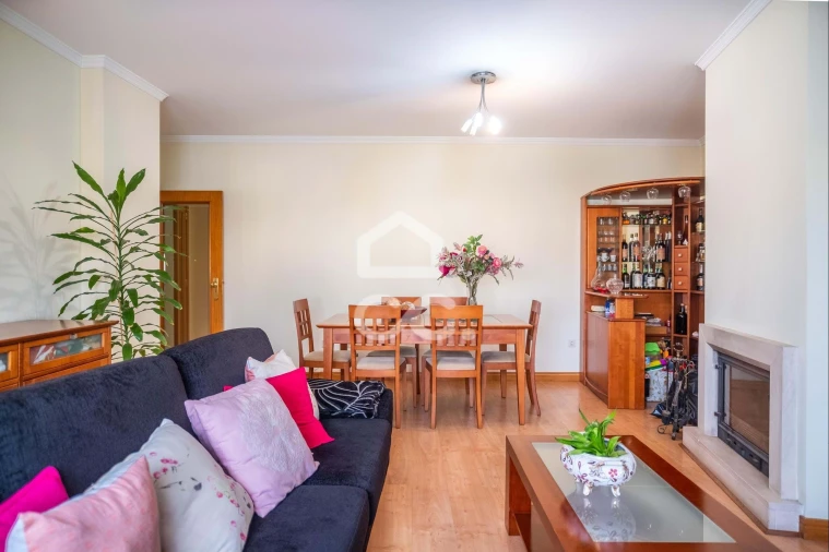 Apartamento T2 para Venda em Vila Nova de Famalicão e Calendário Foto 11