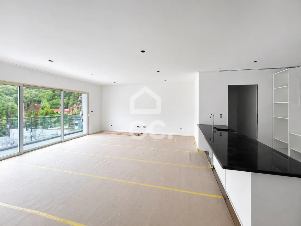 Apartamento T2 para Venda em Agua de Alto Foto 2