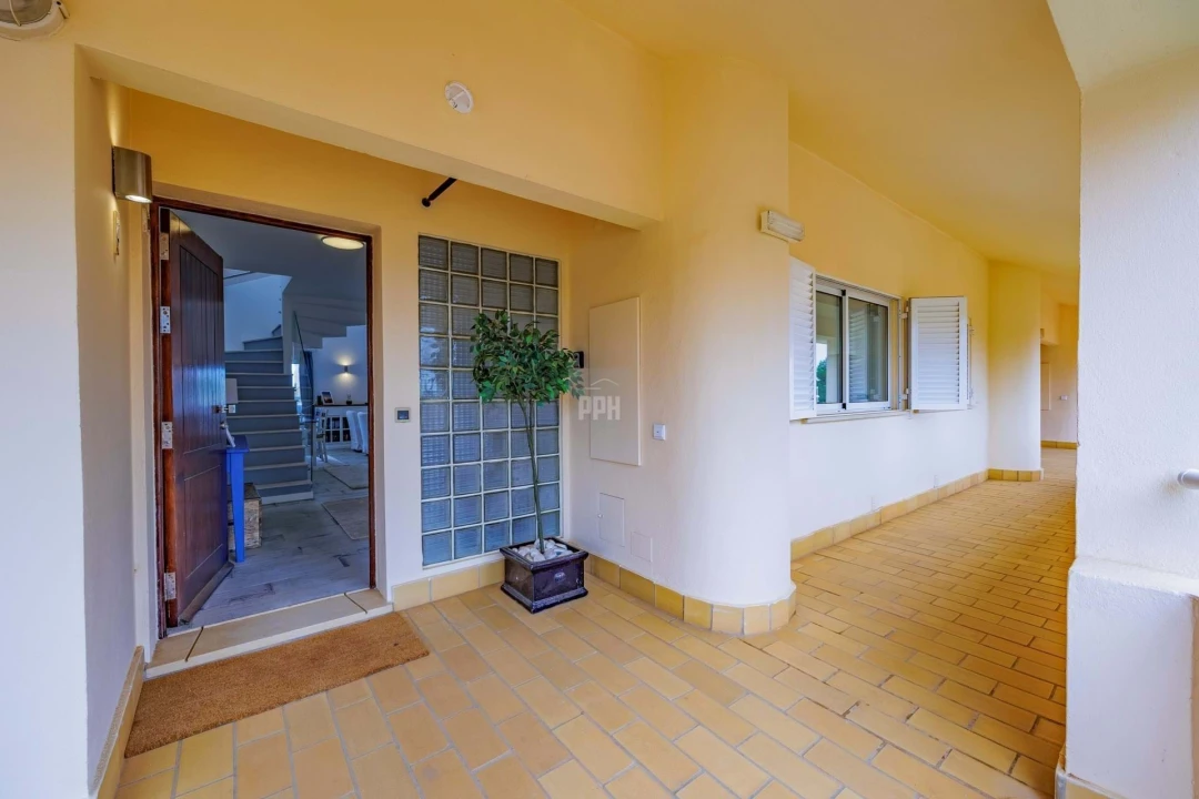 Apartamento T2 para Venda em Quarteira Foto 9