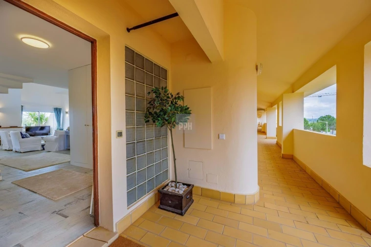 Apartamento T2 para Venda em Quarteira Foto 10