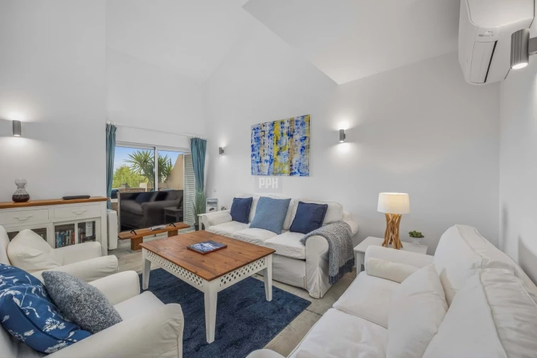 Apartamento T2 para Venda em Quarteira Foto 19