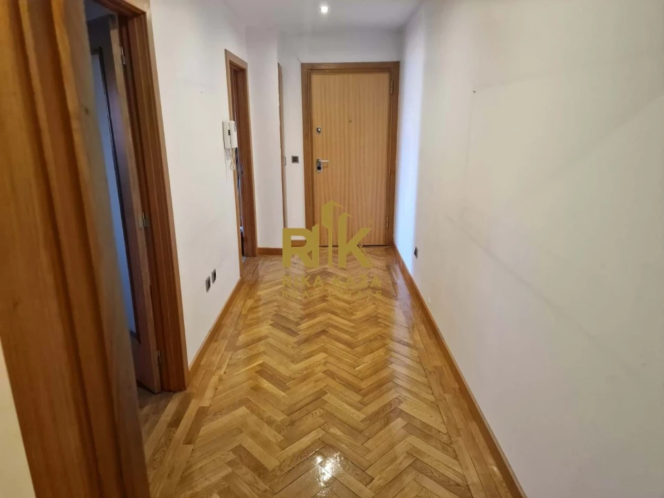 Apartamento T2 para Venda em Fânzeres e São Pedro da Cova Foto 2