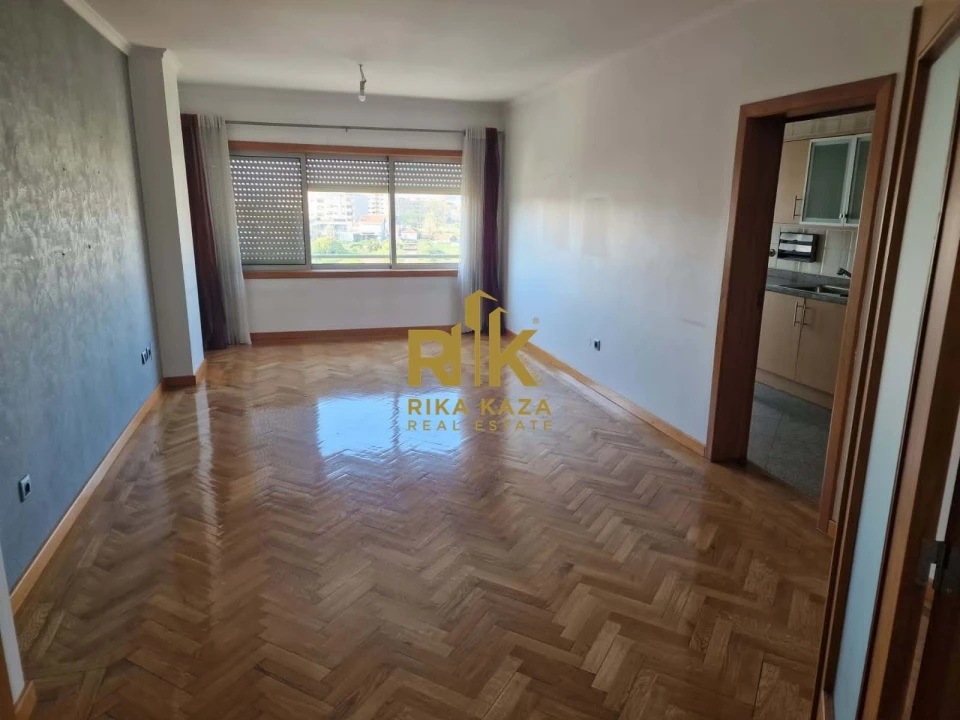 Apartamento T2 para Venda em Fânzeres e São Pedro da Cova Foto 1