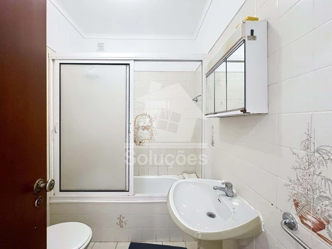 Apartamento T2 para Venda em Portimão Foto 8