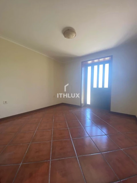 Moradia T3 para Venda em Lomba