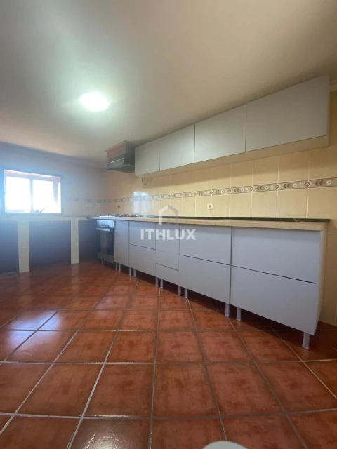 Moradia T3 para Venda em Lomba