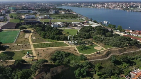 Moradia T4 para Venda em Fernao Ferro