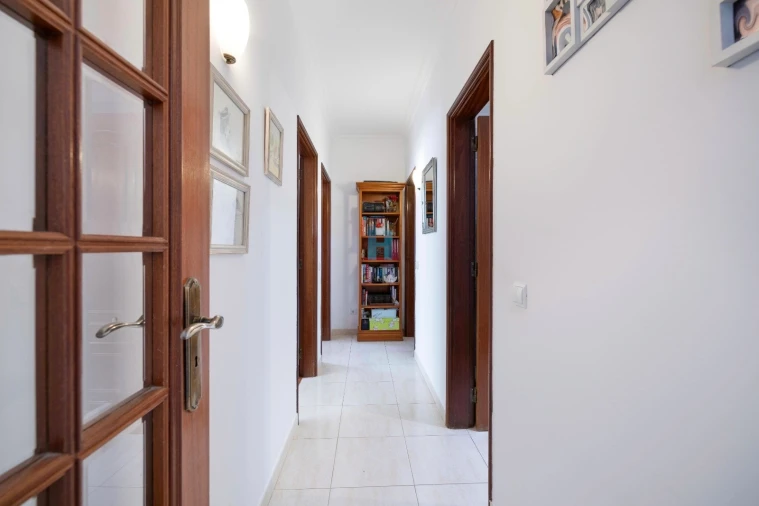 Apartamento T3 para Venda em Portimão Foto 4