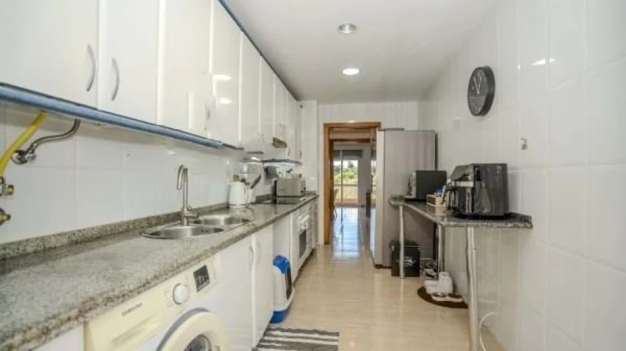 Apartamento T3 para Venda em Quarteira Foto 5