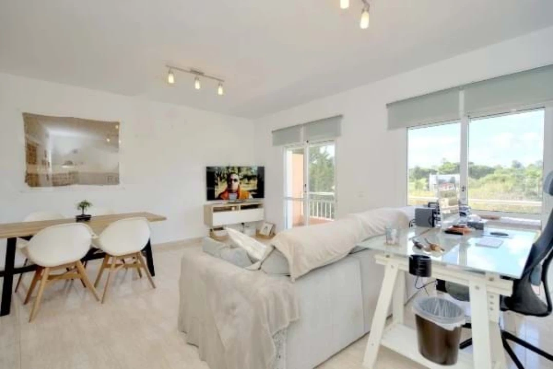 Apartamento T3 para Venda em Quarteira Foto 3