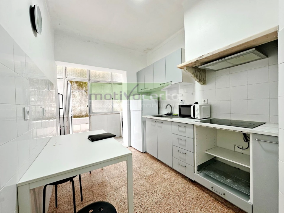 Apartamento T1 para Venda em Algueirão-Mem Martins Foto 3