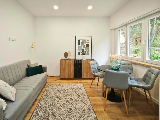 Apartamento T2 para Venda em Benfica Foto 5