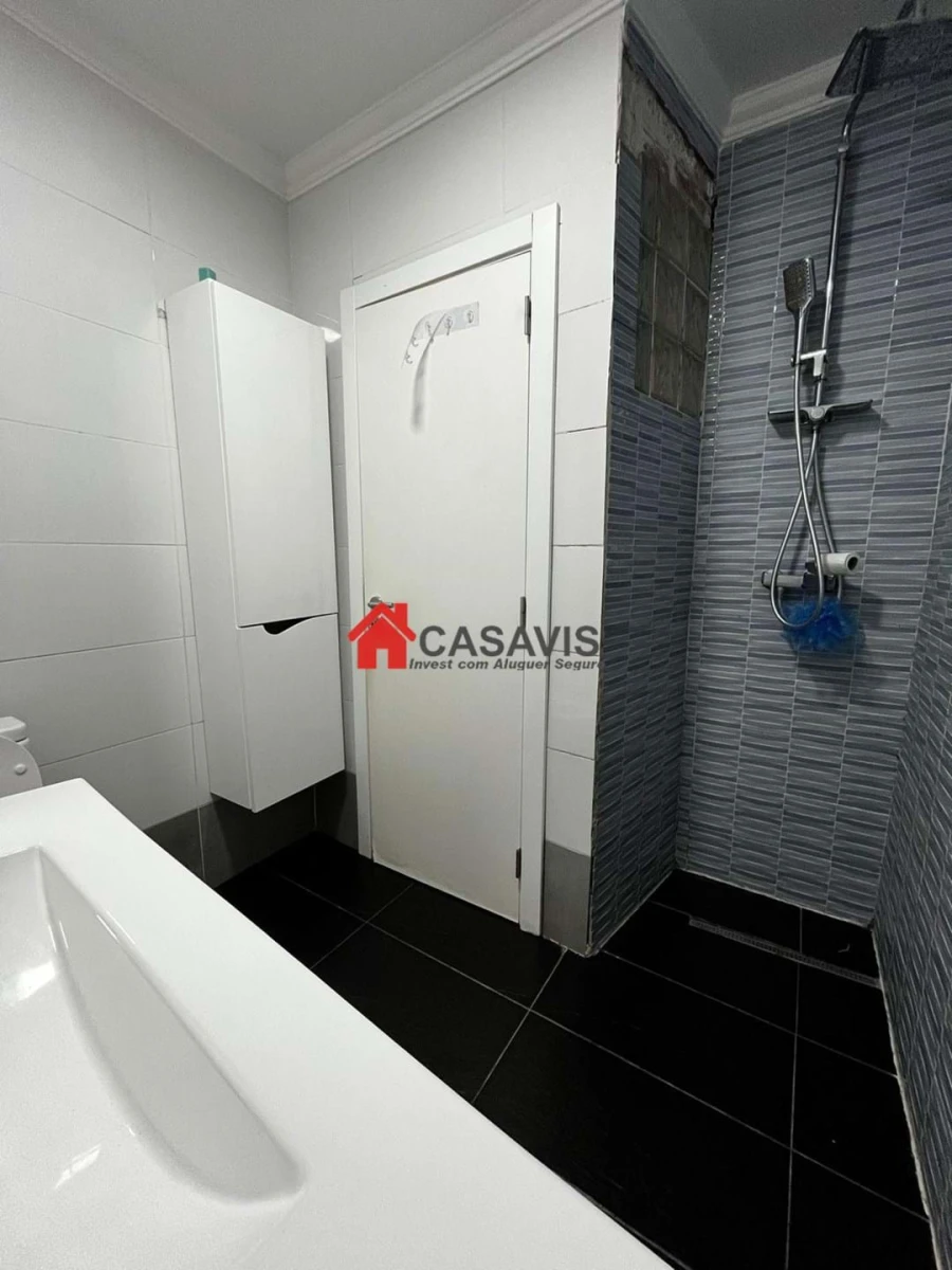 Apartamento T4 para Venda em Laranjeiro e Feijó Foto 22