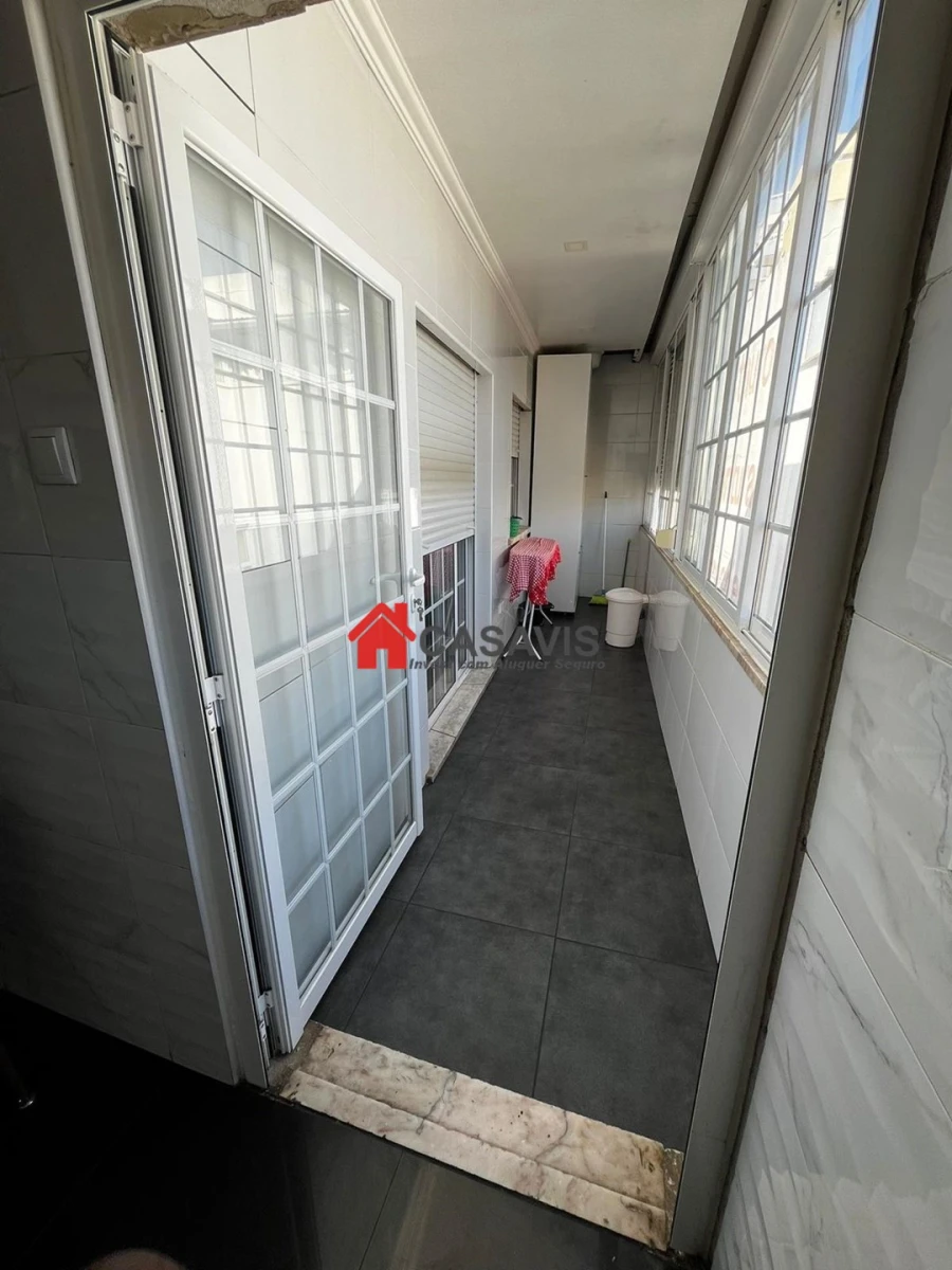 Apartamento T4 para Venda em Laranjeiro e Feijó Foto 15