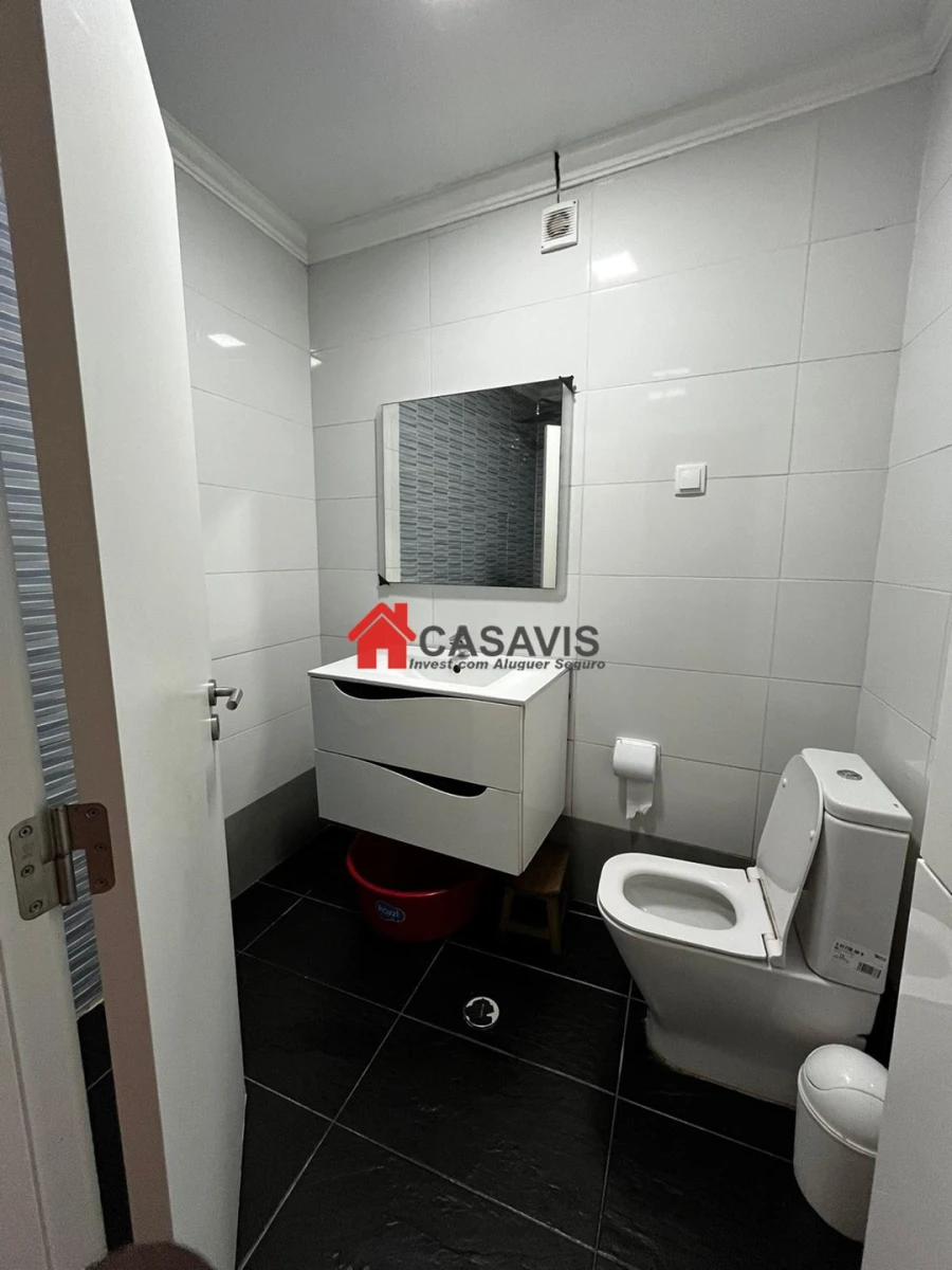 Apartamento T4 para Venda em Laranjeiro e Feijó Foto 23