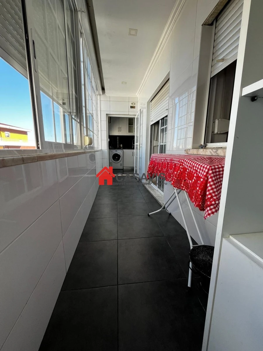 Apartamento T4 para Venda em Laranjeiro e Feijó Foto 28
